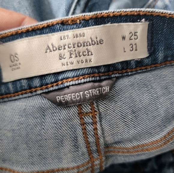 Abercrombie & Fitch Erin perfect strech fit jeans. Size w25 L31 - Picture 12 of 14